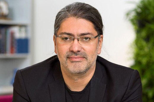 ببین اولین گفتگو با یک دانشمند ایرانی که داروی ضد هاله را کشف کرده است: HrsAce2