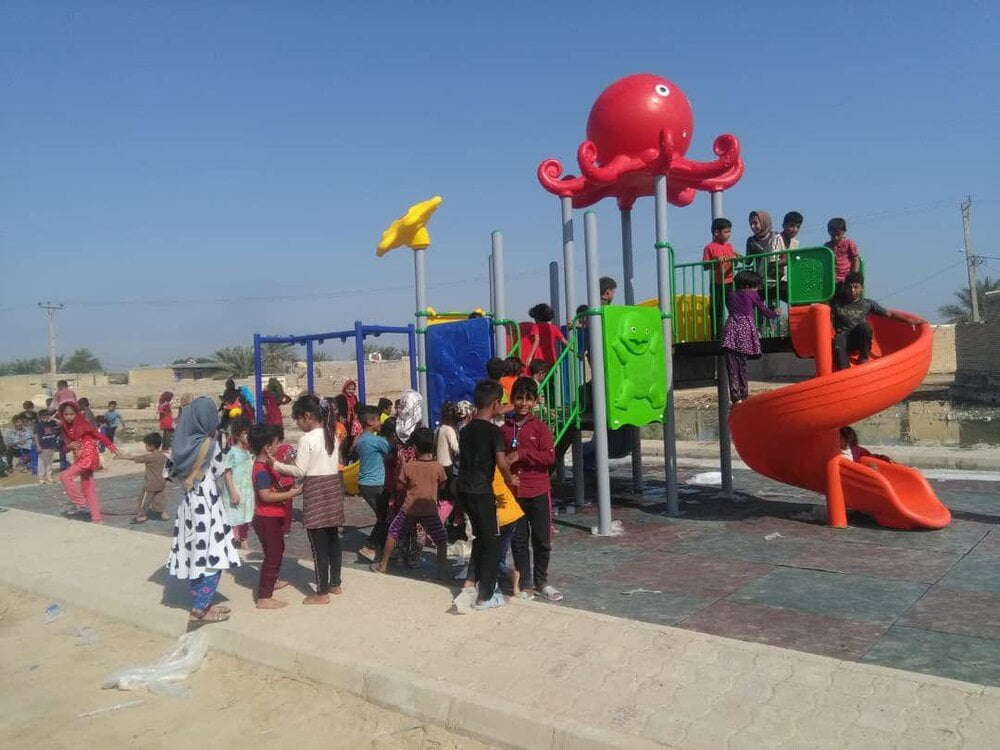 پارک ها و وسایل بازی کودکان در قم دائما ضدعفونی می شود