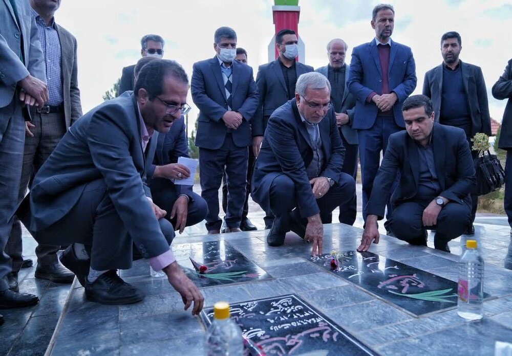 بازدید وزیر بهداشت از پروژه‌های درمانی شهر قاین