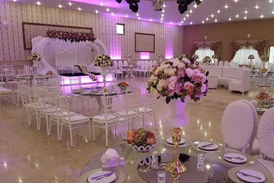 با باغ تالار عمارت فاخر بیشتر آشنا شوید