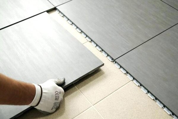 چگونه از لق شدن سرامیک و کاشی پیشگیری کنیم؟