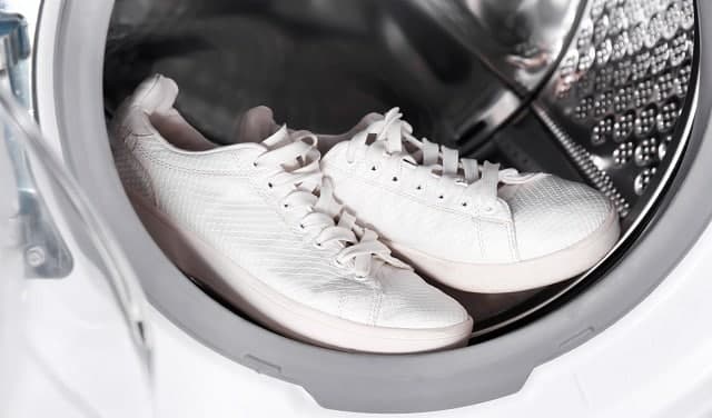 چگونه از بوی بد کفش‌های ورزشی خود رهایی پیدا کنیم؟
