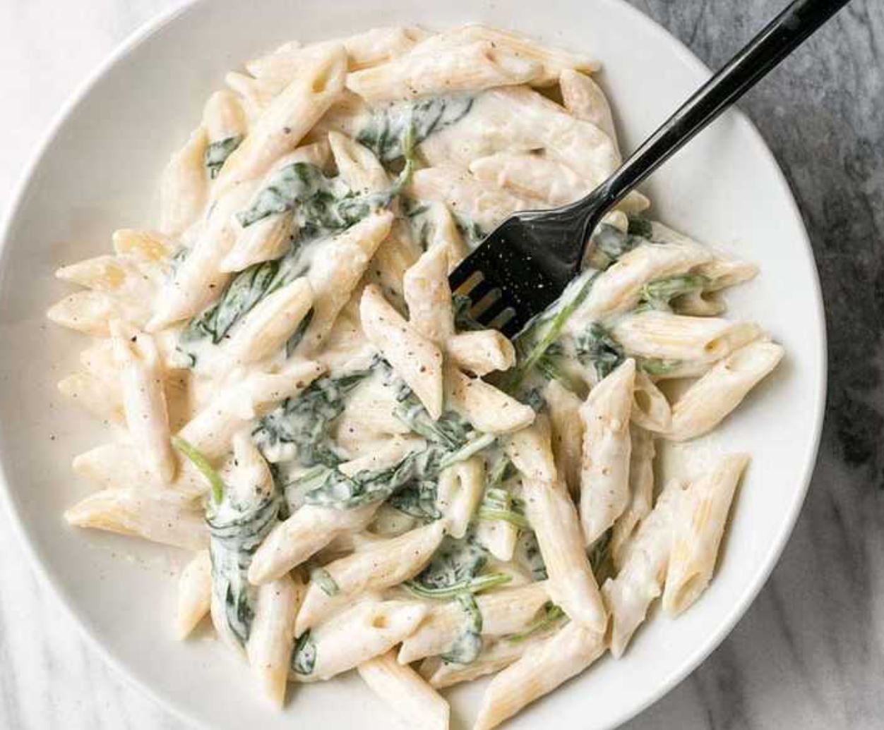 طرز تهیه پنه آلفردو خوشمزه و شیک