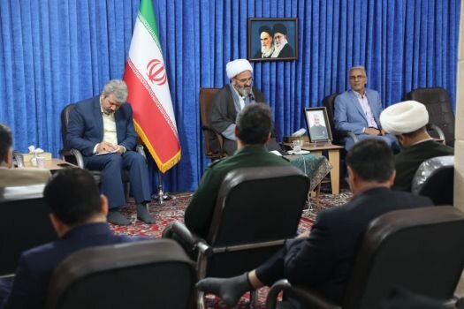 ارتباط‌گیری بهتر با دانش‌آموزان لازمه تربیت است / برای تربیت و پرورش دانش‌آموزان کار جهادی انجام شود