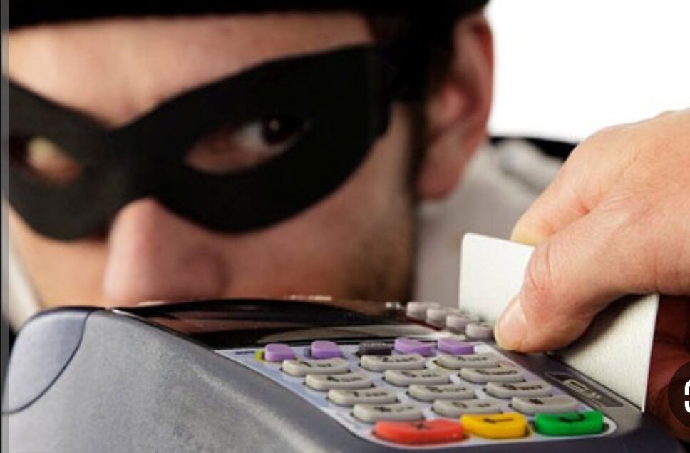 کلاهبرداری میلیاردی یک خانم از شهروندان همدانی در پوشش میوه فروشی!