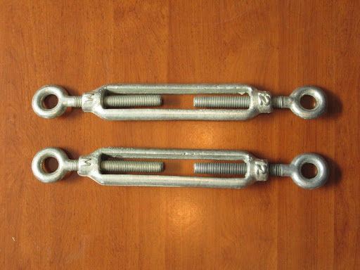 گوشواره دکل مهاری