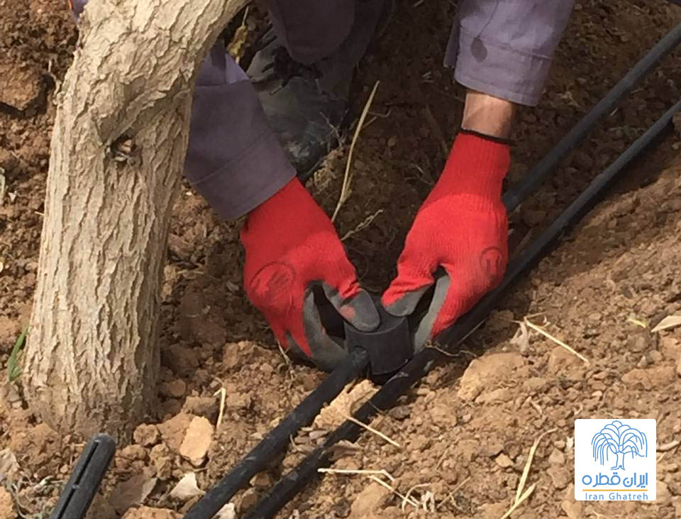 معرفی تجهیزات آبیاری قطره ای