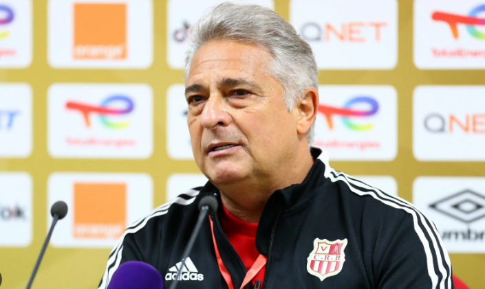 مارکوس پاکتا و معادلات نیمکت پرسپولیس