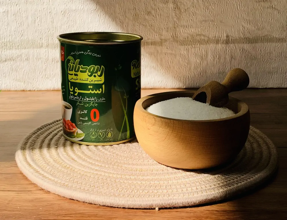 دستور پخت کیک تولد توت فرنگی