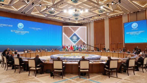 ایران از حذف دلار از مبادلات چندجانبه حمایت می‌کند