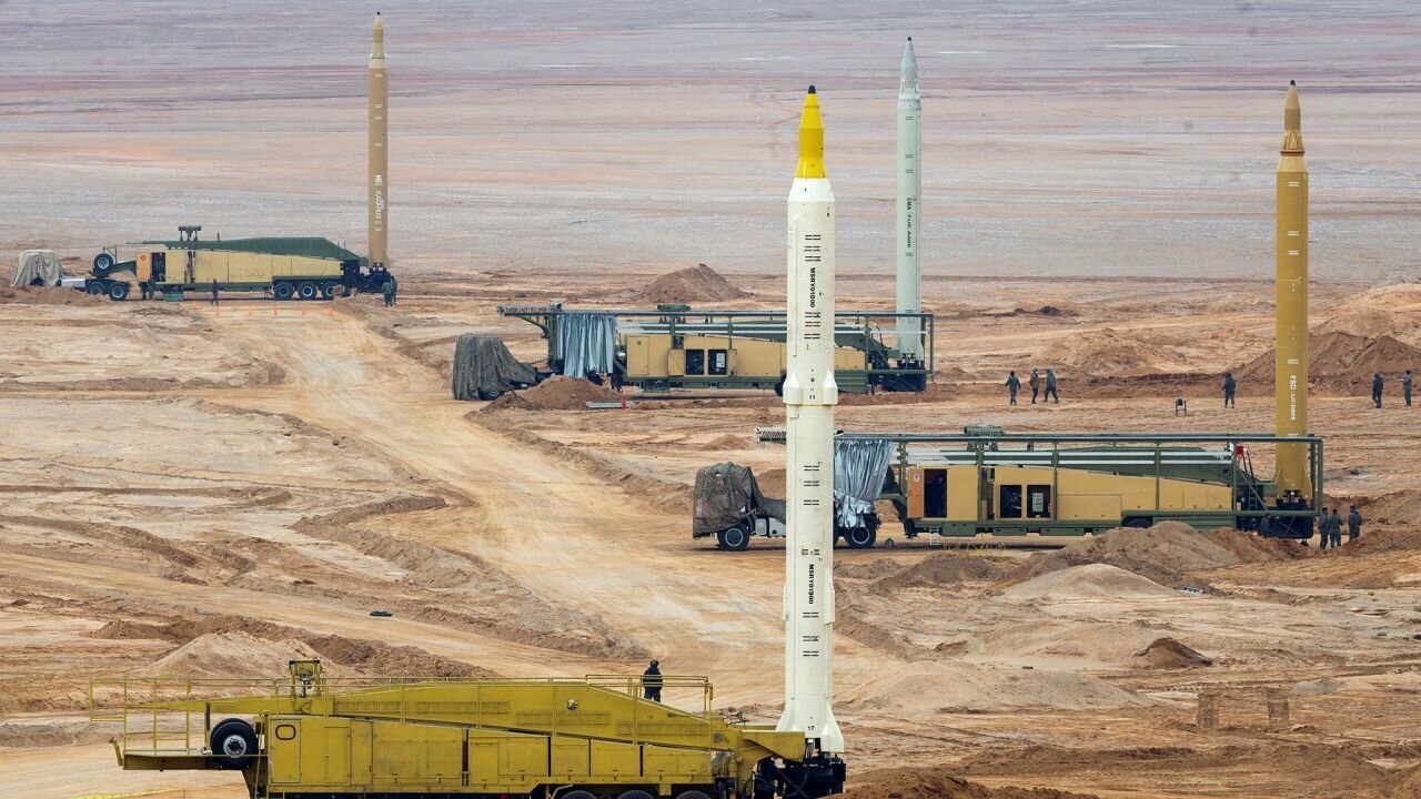 ادعای سی‌ان‌ان:ایران برنامه موشکی خود را دوباره تجهیز می‌کند و یک کشتی تدارکاتی حامل هزار تن ماده شیمیایی از چین وارد این کشور شده است