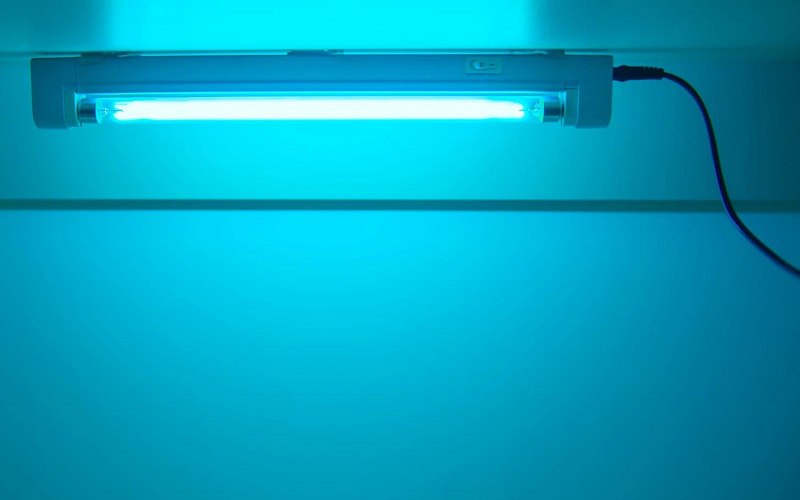 لامپ UV گندزدای UV چیست؟ | اصول عملکرد کاربردها و استانداردهای فنی