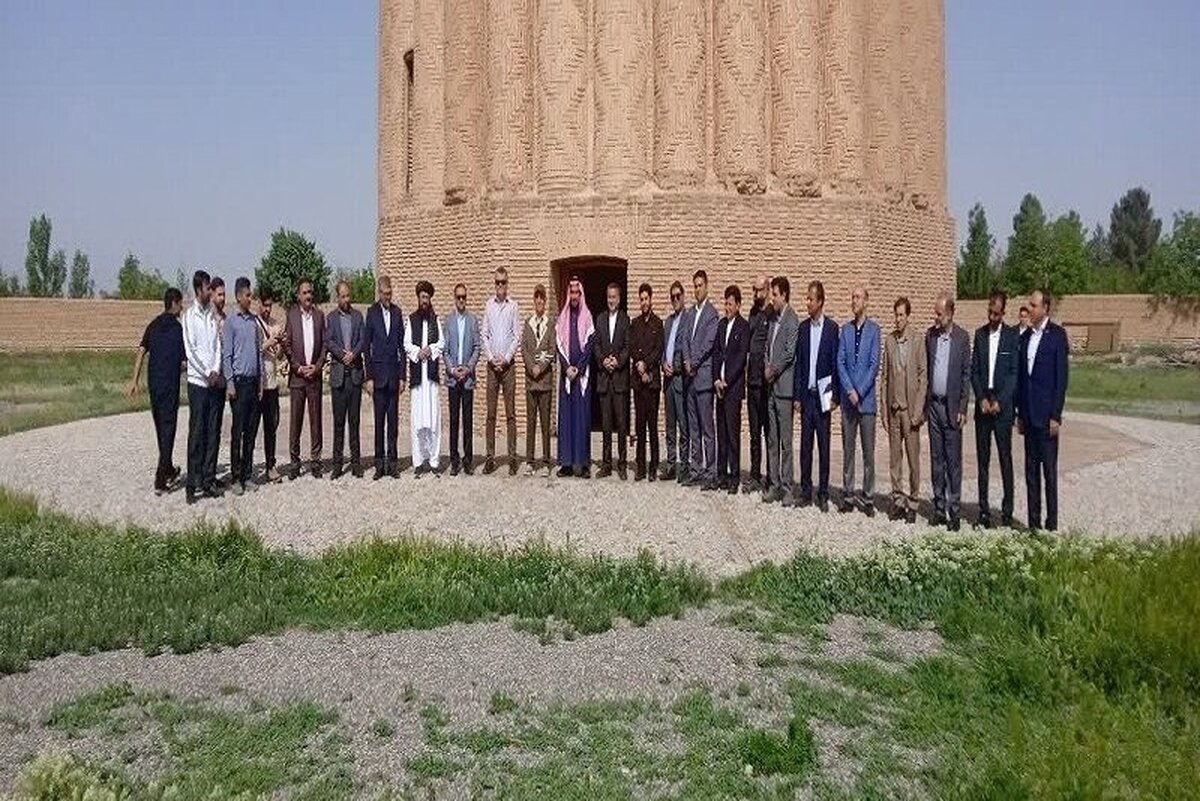 سرکنسول‌ها و نمایندگان کشورهای خارجی در مشهد به تماشای جاذبه‌های خراسان‌رضوی رفتند