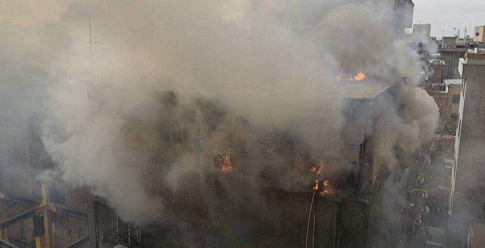 ۱۹ مصدوم در حریق ساختمان مسکونی در خیابان مازندران