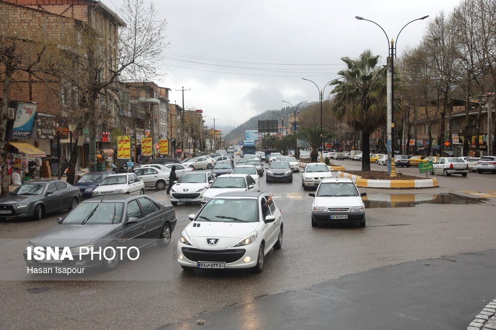 بارش باران و ترافیک سنگین صبحگاهی در اکثر معابر اصلی پایتخت/ با چراغ روشن و سرعت مطمئنه در معابر لغزنده برانید
