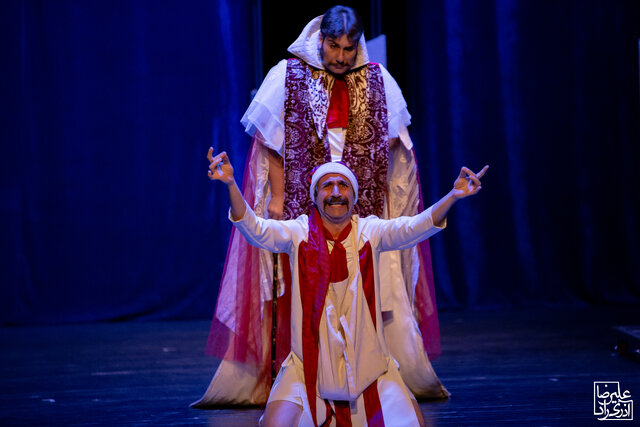 بعضی از آثار توی بورس نبوده‌اند